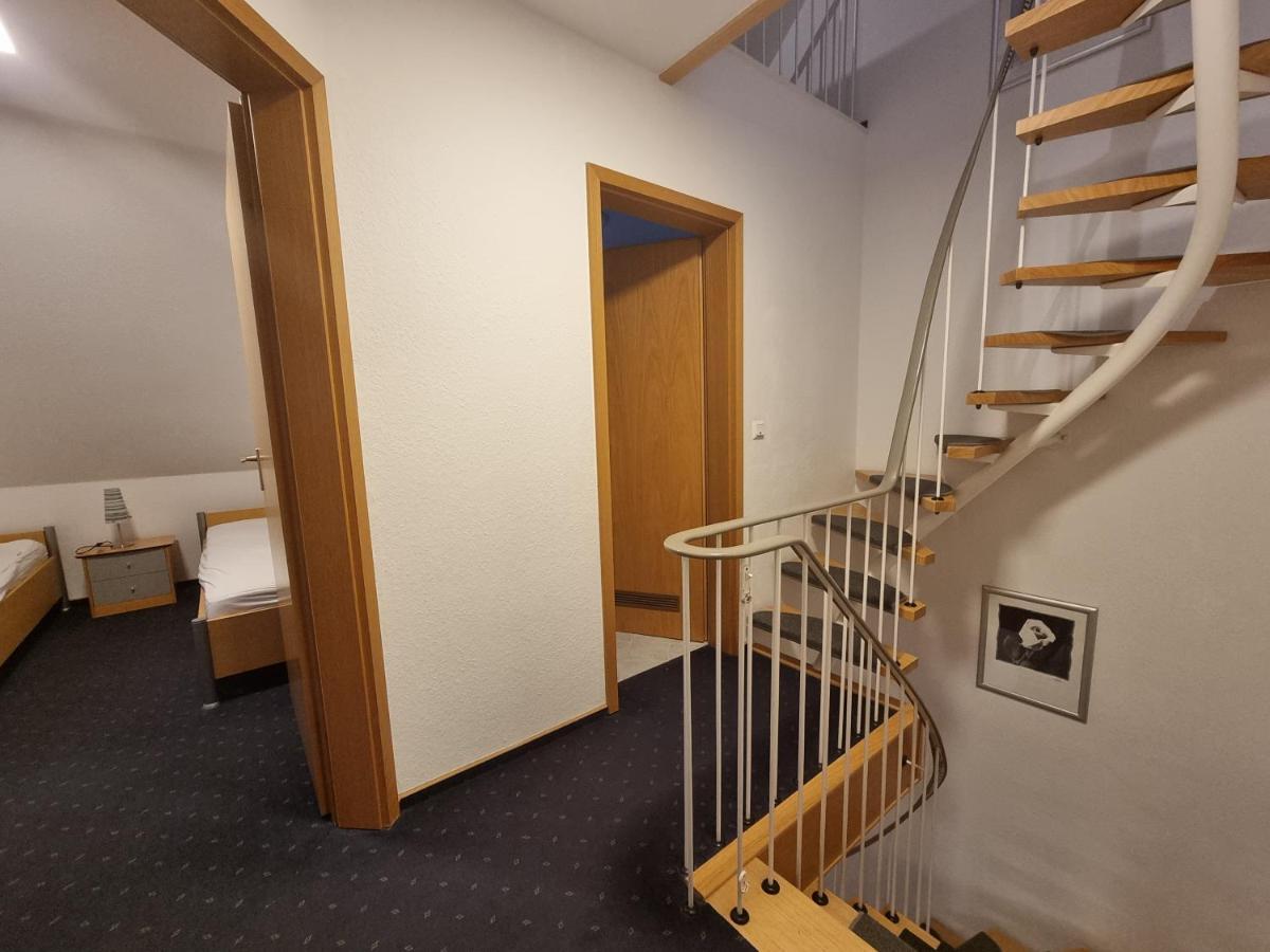 Ferienhaus Steuerbord im Bootshaus Neßmersiel Exterior foto